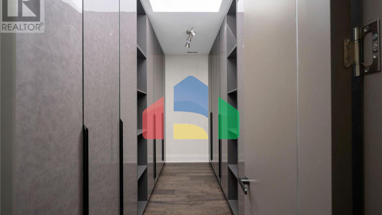 Residential - Single Family Home - Toronto, Canada - Canada