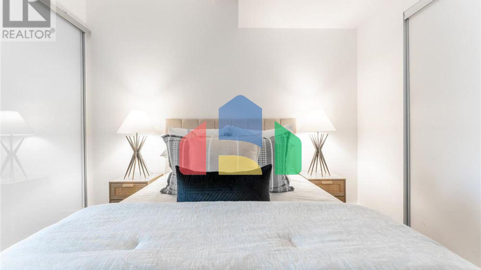 Residential - Condo/Apartment - Toronto, Canada - Canada