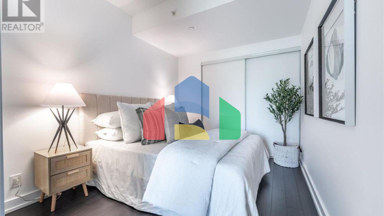 Residential - Condo/Apartment - Toronto, Canada - Canada