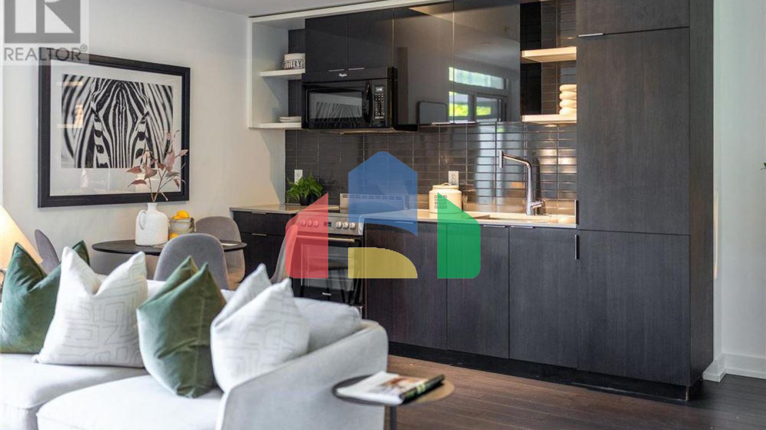 Residential - Condo/Apartment - Toronto, Canada - Canada