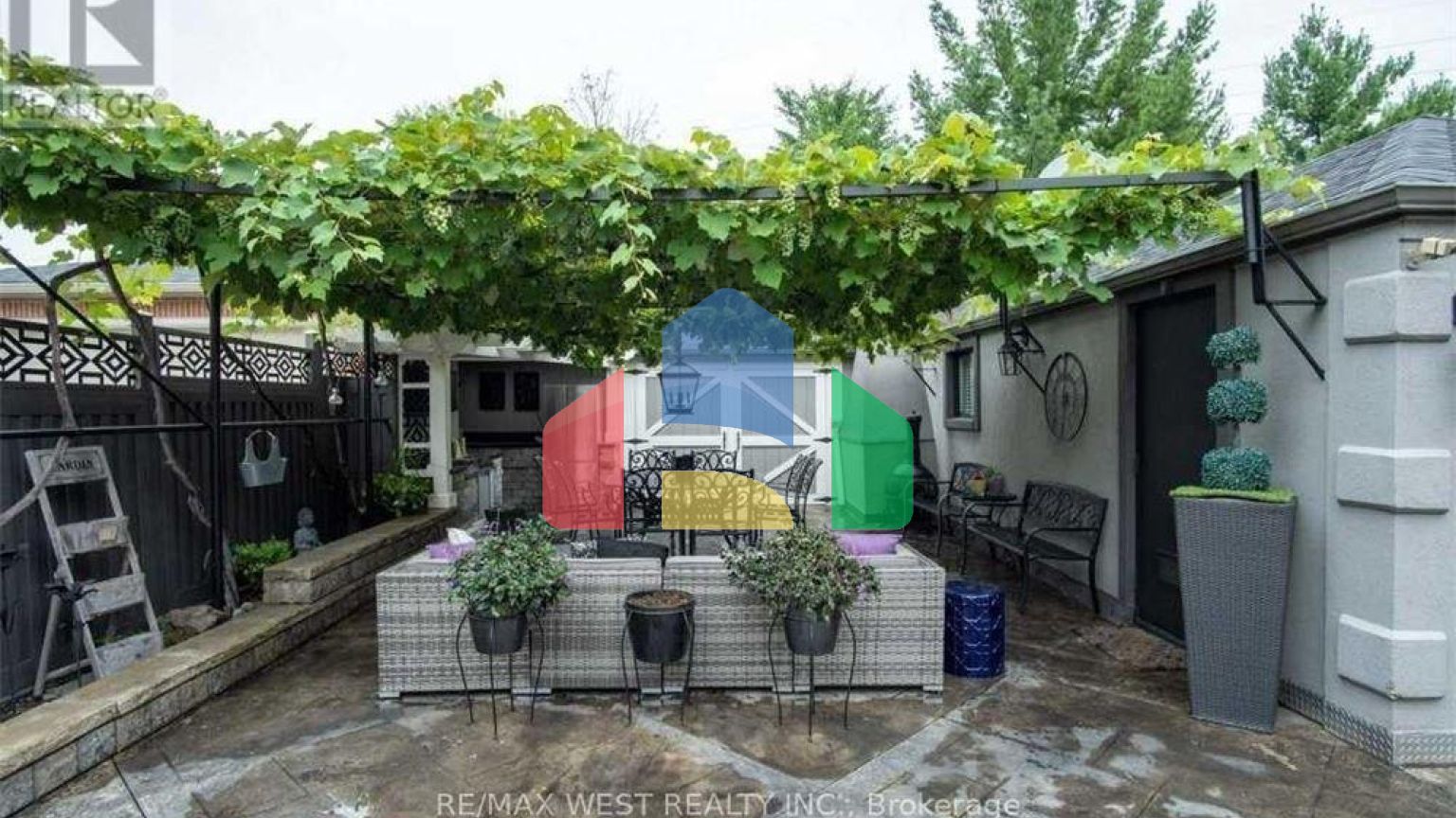 Residential - Single Family Home - Toronto, Canada - Canada