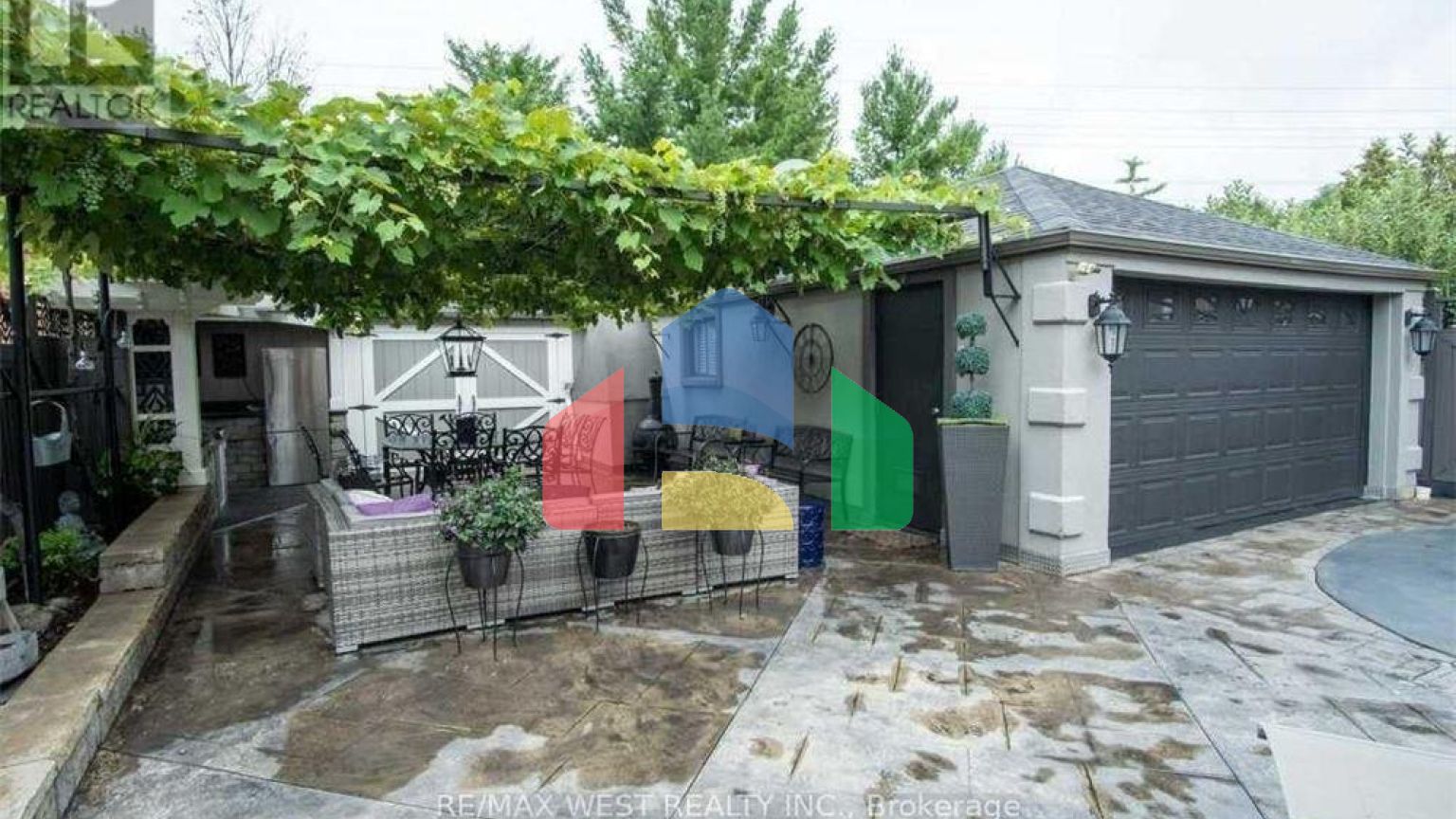 Residential - Single Family Home - Toronto, Canada - Canada