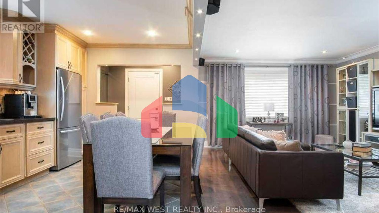 Residential - Single Family Home - Toronto, Canada - Canada