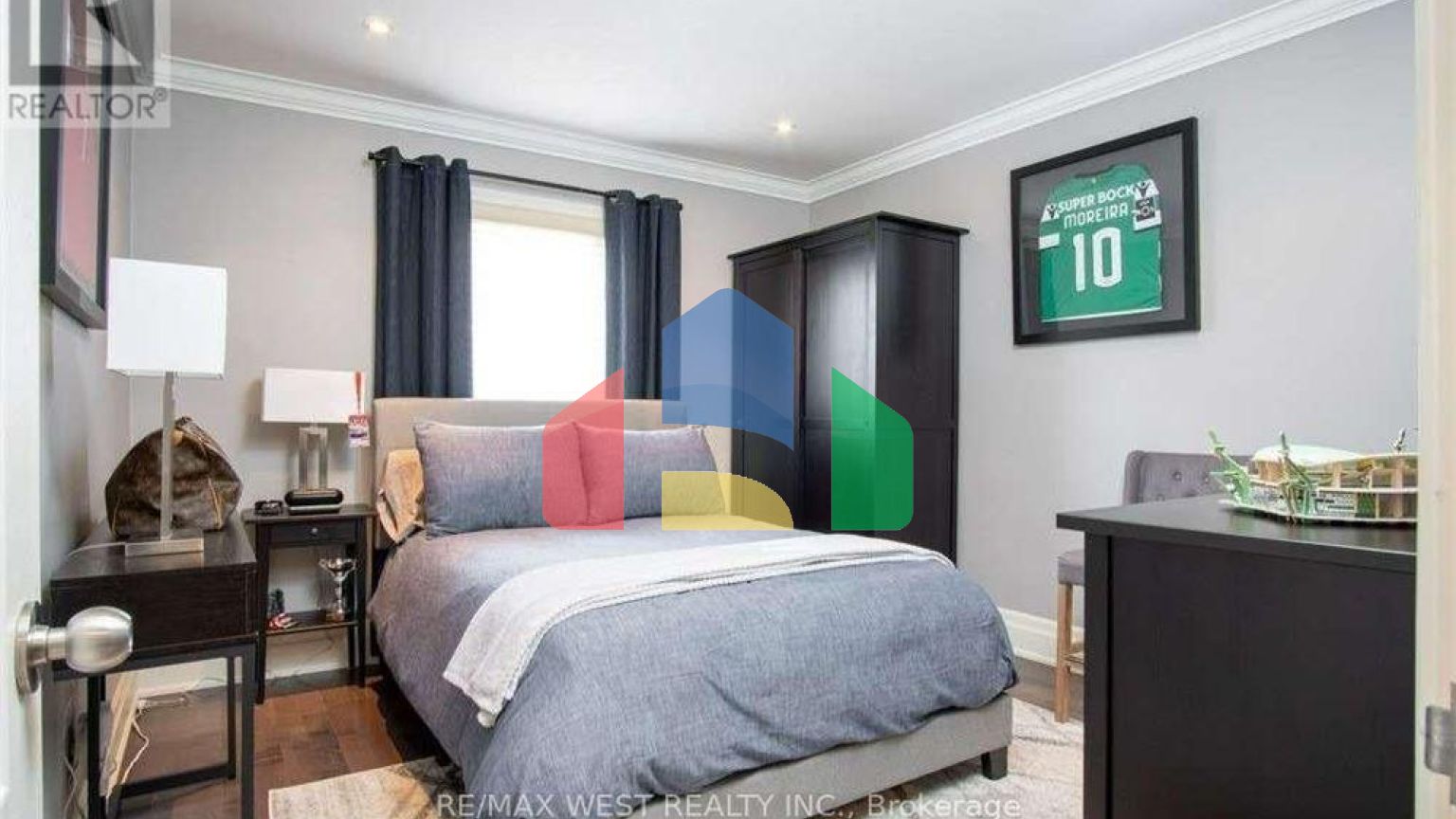 Residential - Single Family Home - Toronto, Canada - Canada