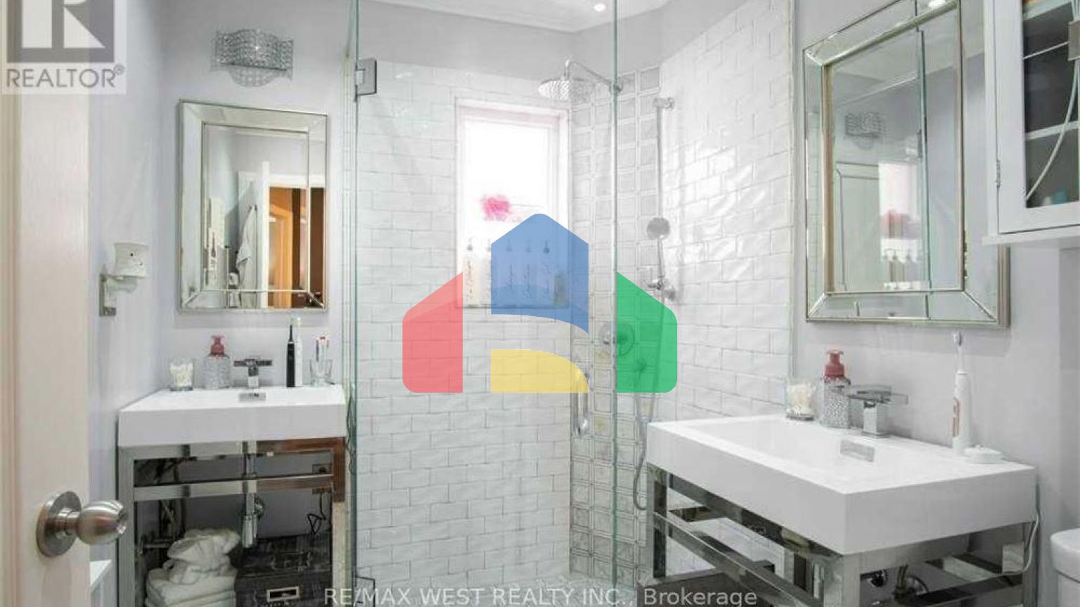 Residential - Single Family Home - Toronto, Canada - Canada