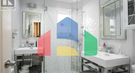 Residential - Single Family Home - Toronto, Canada - Canada