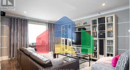 Residential - Single Family Home - Toronto, Canada - Canada