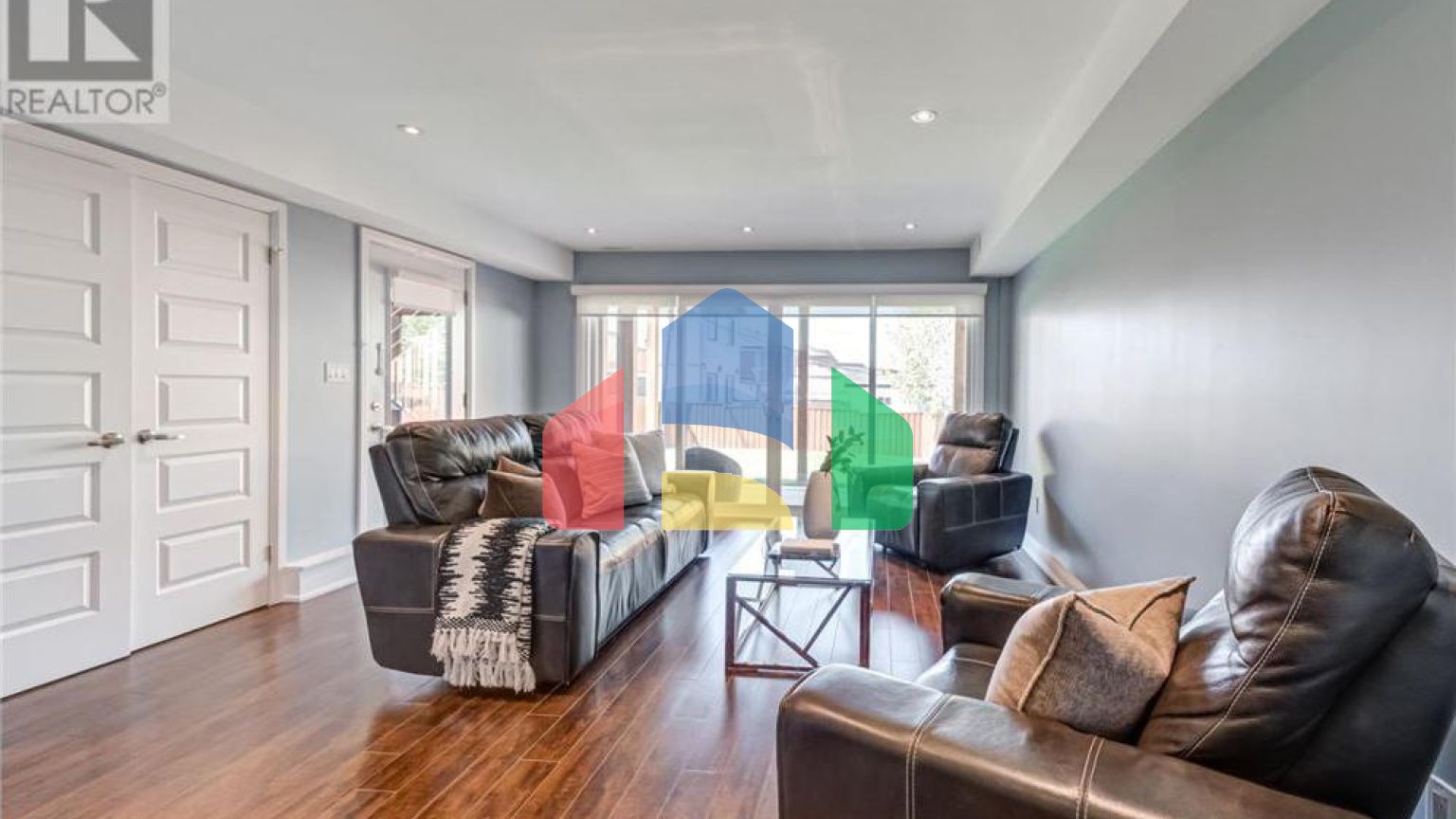 Residential - Single Family Home - Toronto, Canada - Canada