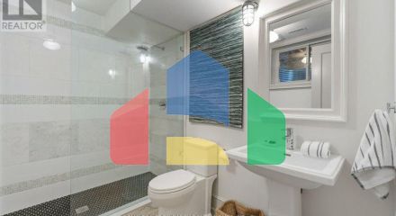 Residential - Single Family Home - Toronto, Canada - Canada