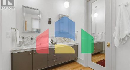 Residential - Single Family Home - Toronto, Canada - Canada