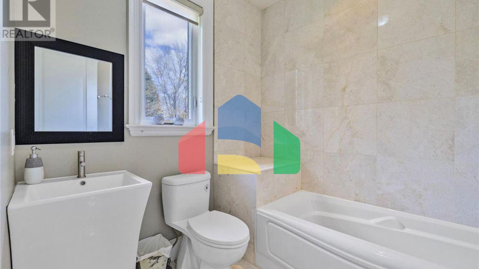 Residential - Single Family Home - Toronto, Canada - Canada