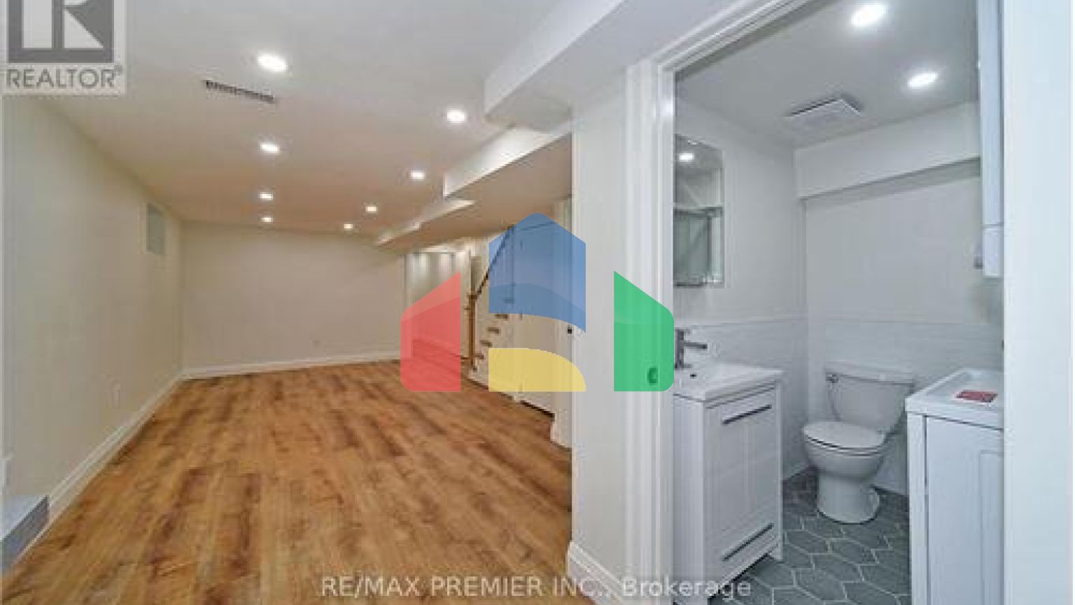 Residential - Single Family Home - Toronto, Canada - Canada