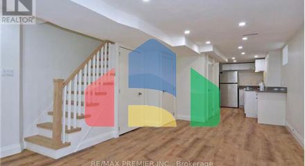 Residential - Single Family Home - Toronto, Canada - Canada