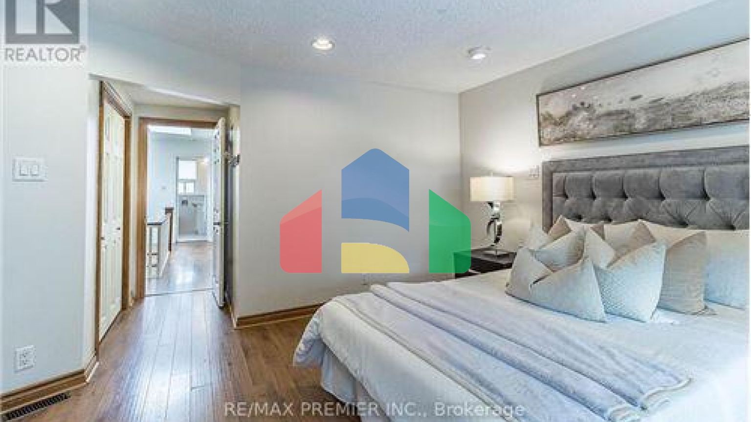 Residential - Single Family Home - Toronto, Canada - Canada