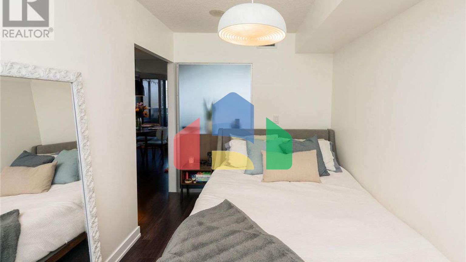 Residential - Condo/Apartment - Toronto, Canada - Canada