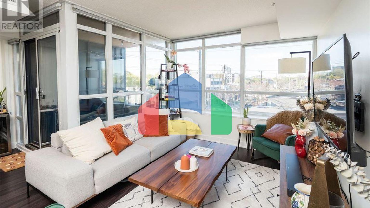 Residential - Condo/Apartment - Toronto, Canada - Canada