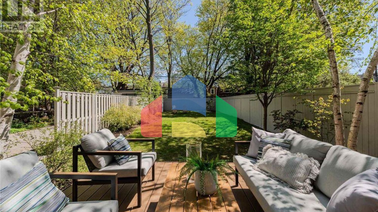 Residential - Single Family Home - Toronto, Canada - Canada