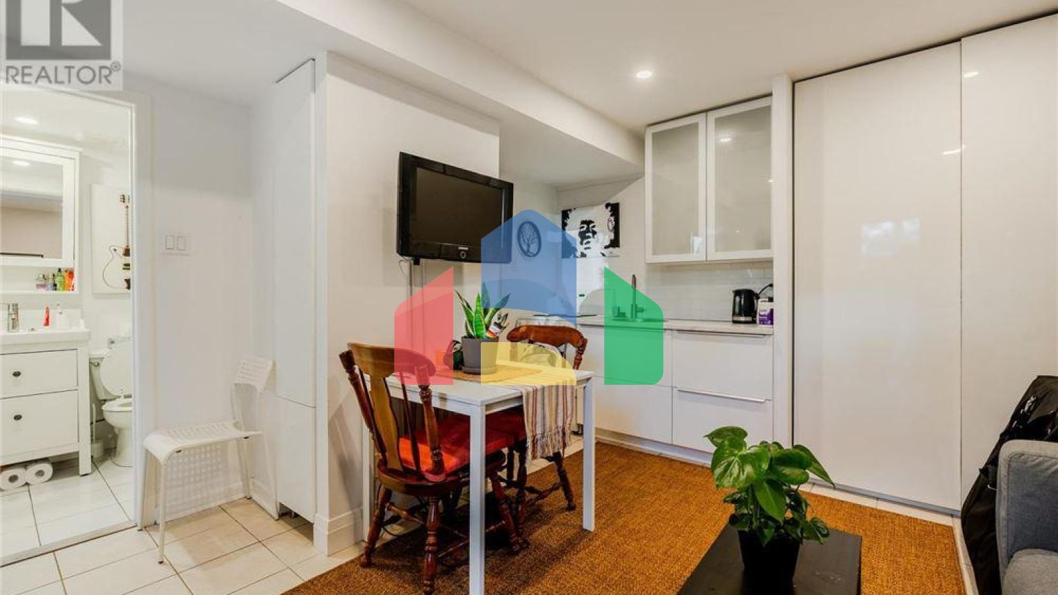 Residential - Single Family Home - Toronto, Canada - Canada