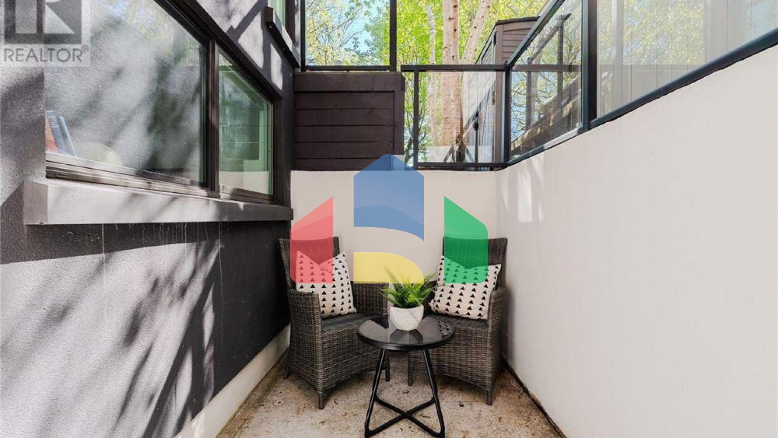 Residential - Single Family Home - Toronto, Canada - Canada