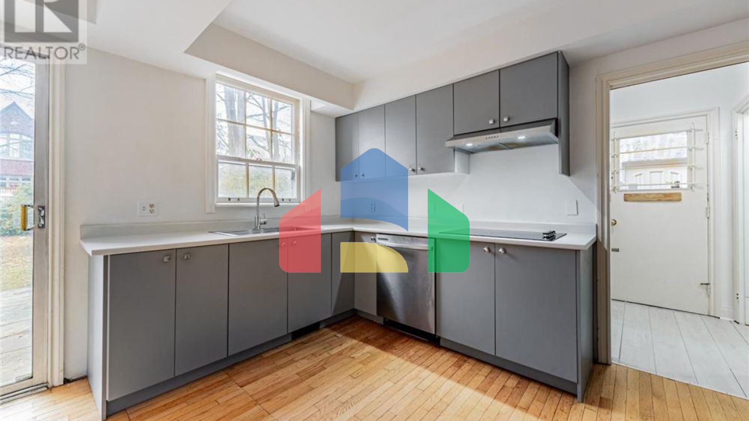 Residential - Single Family Home - Toronto, Canada - Canada