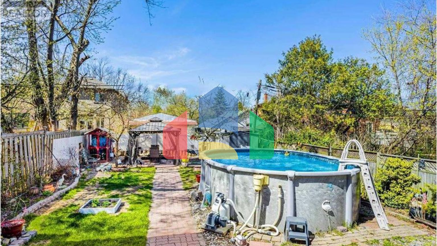 Residential - Single Family Home - Toronto, Canada - Canada