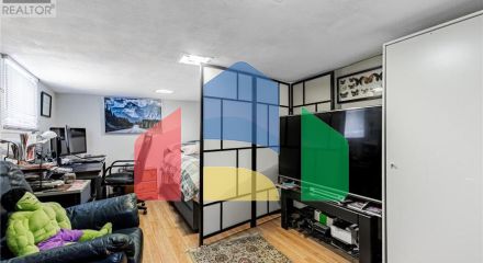 Residential - Single Family Home - Toronto, Canada - Canada