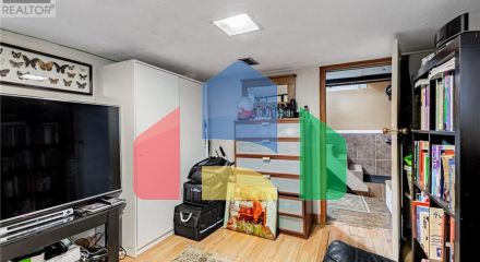 Residential - Single Family Home - Toronto, Canada - Canada