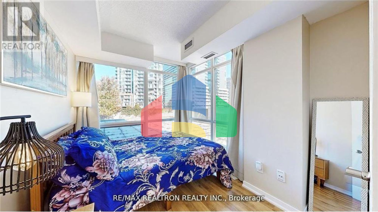 Residential - Condo/Apartment - Toronto, Canada - Canada