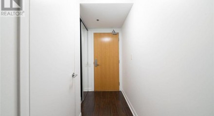 Residential - Condo/Apartment - Toronto, Canada - Canada