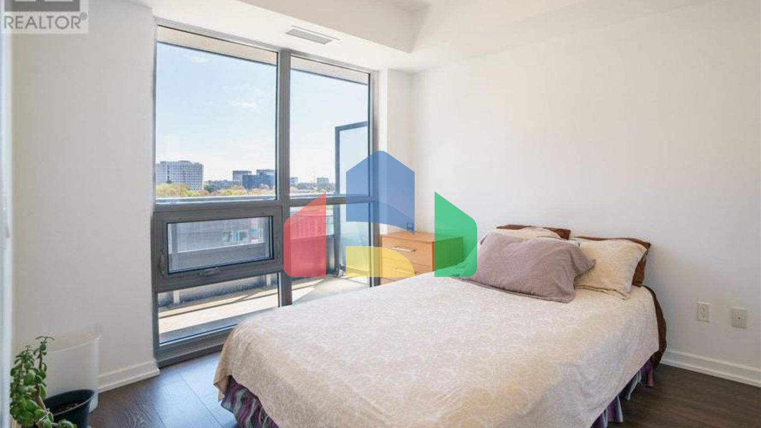 Residential - Condo/Apartment - Toronto, Canada - Canada