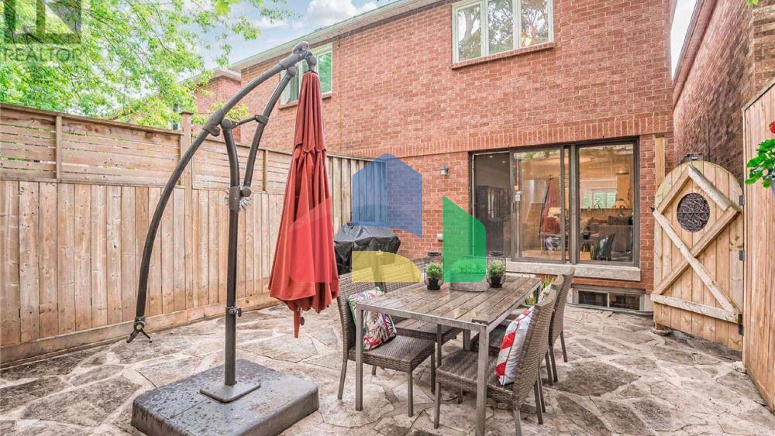 Residential - Single Family Home - Toronto, Canada - Canada