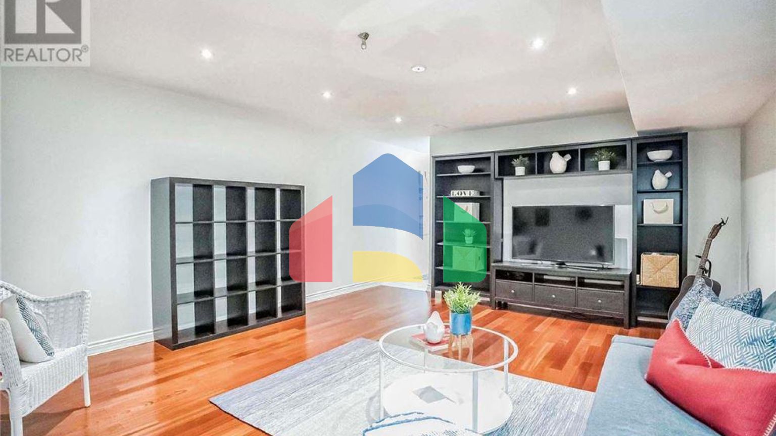 Residential - Single Family Home - Toronto, Canada - Canada