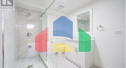 Residential - Single Family Home - Toronto, Canada - Canada