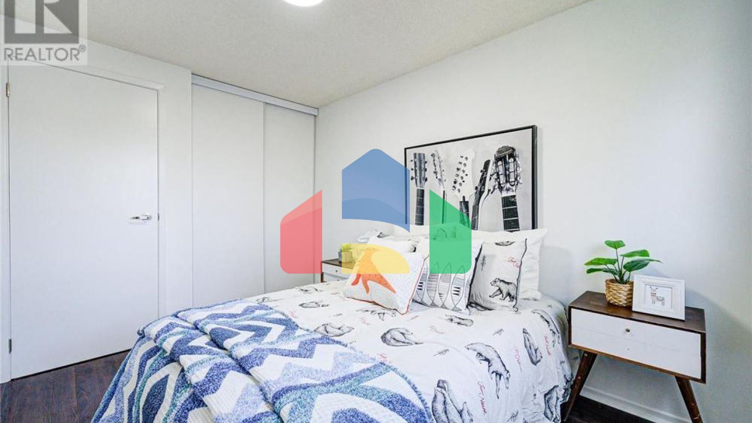 Residential - Single Family Home - Toronto, Canada - Canada