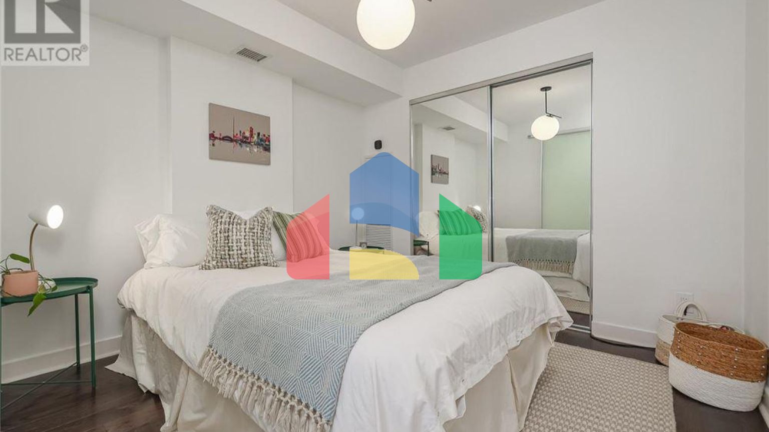 Residential - Condo/Apartment - Toronto, Canada - Canada