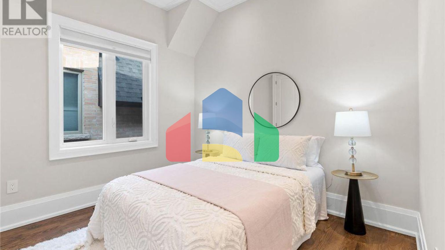 Residential - Single Family Home - Toronto, Canada - Canada