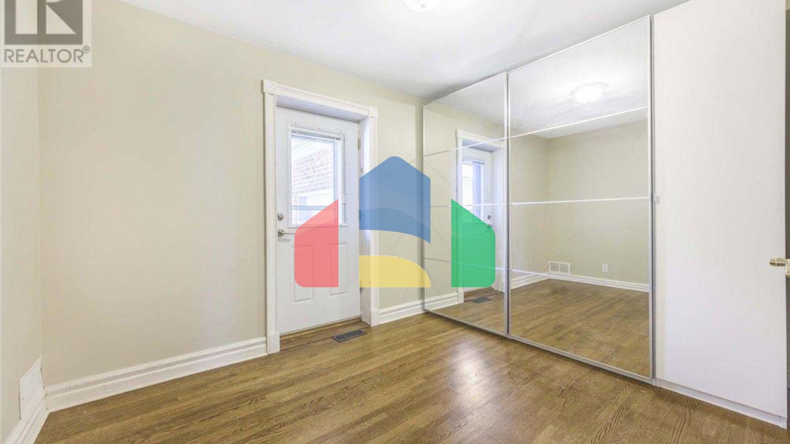 Residential - Single Family Home - Toronto, Canada - Canada