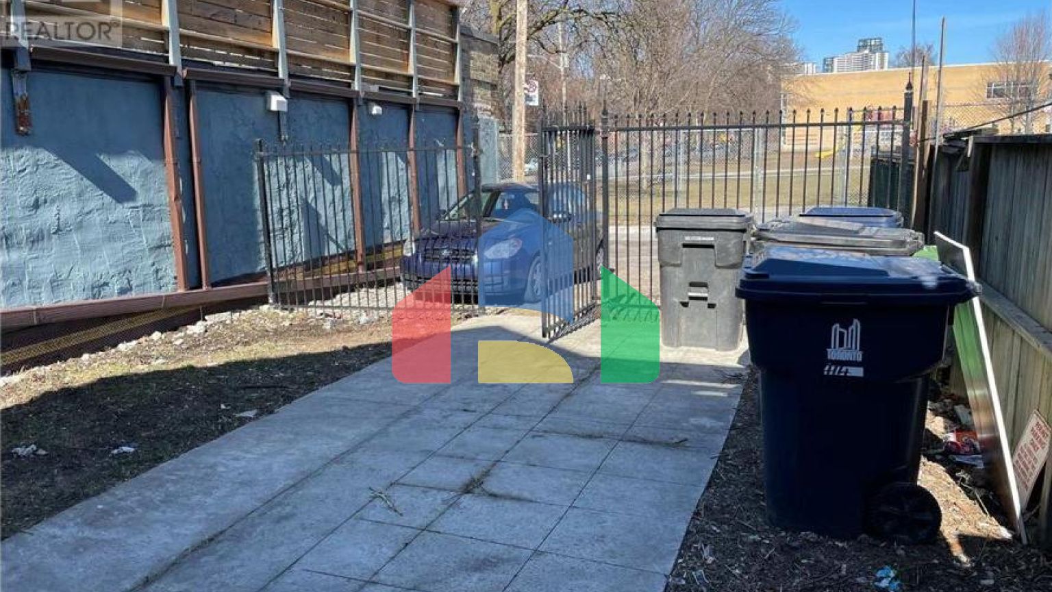 Residential - Single Family Home - Toronto, Canada - Canada