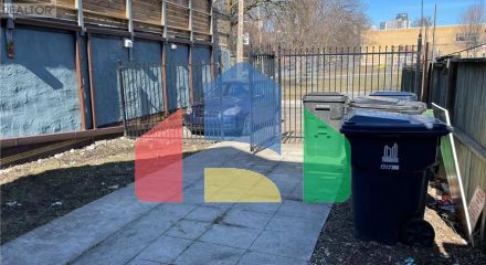 Residential - Single Family Home - Toronto, Canada - Canada