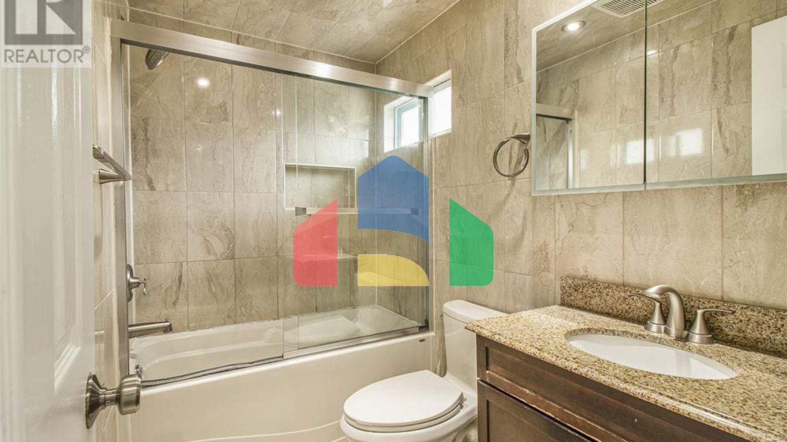 Residential - Single Family Home - Toronto, Canada - Canada