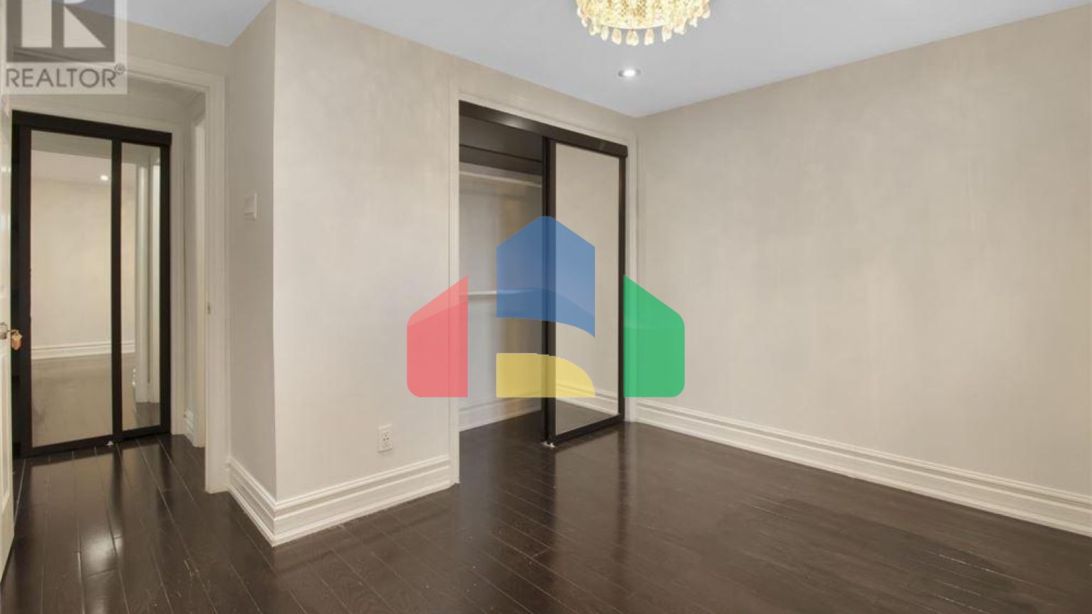 Residential - Single Family Home - Toronto, Canada - Canada