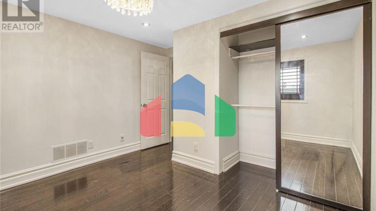 Residential - Single Family Home - Toronto, Canada - Canada