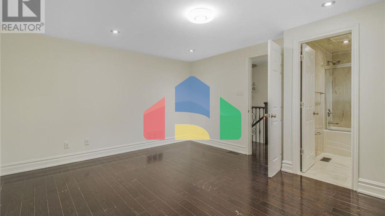 Residential - Single Family Home - Toronto, Canada - Canada