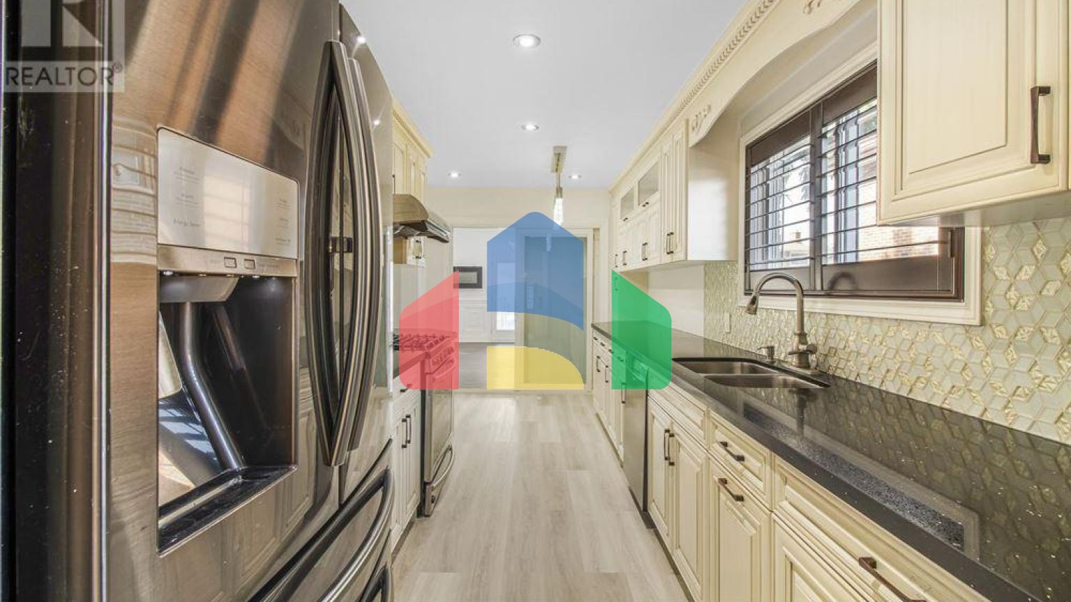 Residential - Single Family Home - Toronto, Canada - Canada