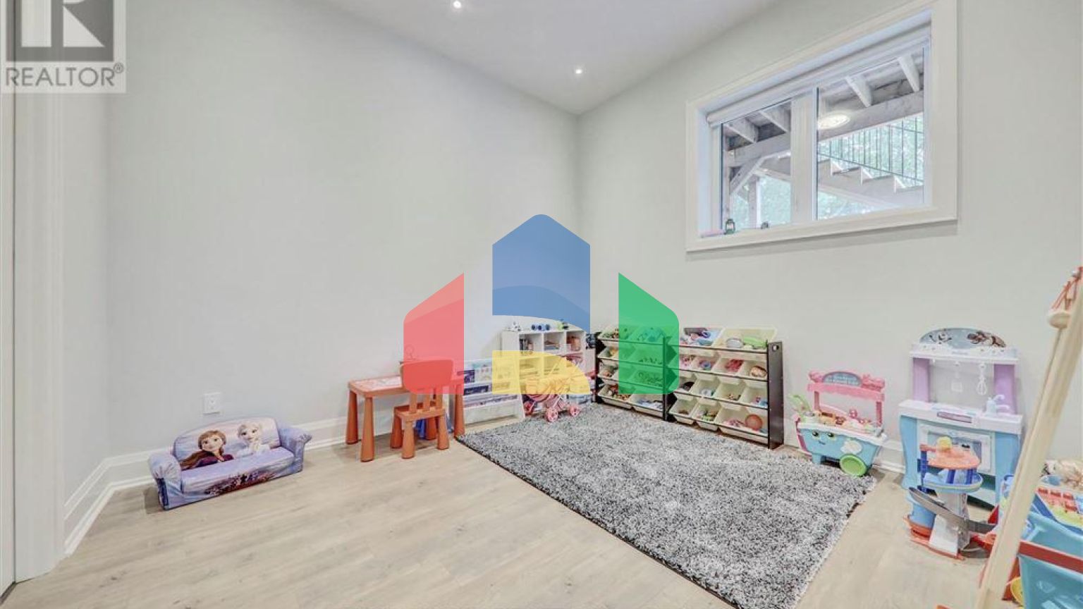 Residential - Single Family Home - Toronto, Canada - Canada