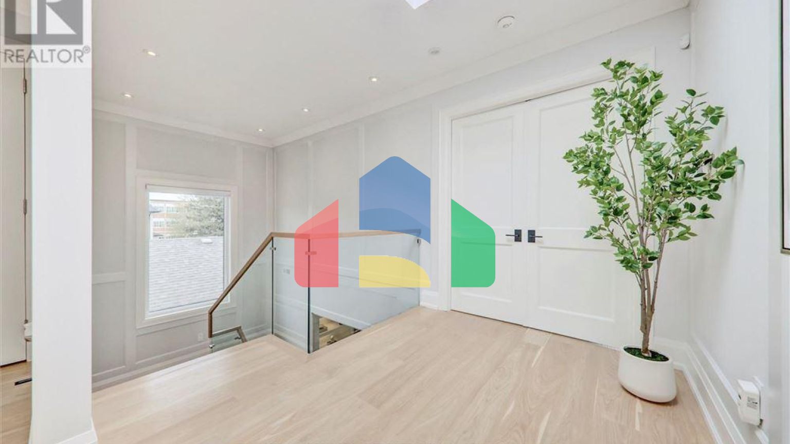 Residential - Single Family Home - Toronto, Canada - Canada