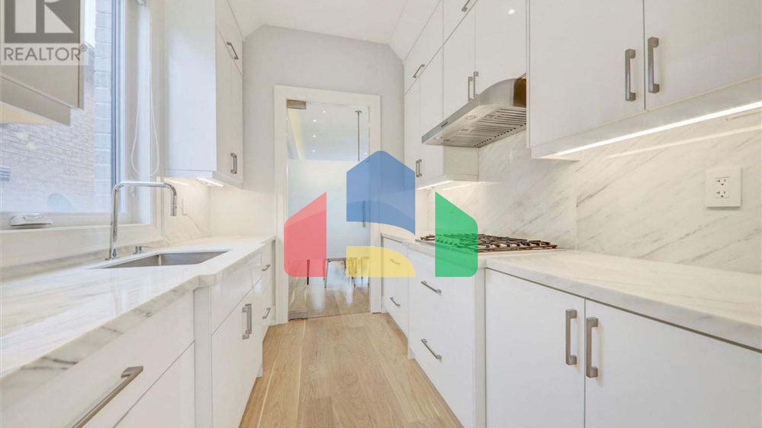 Residential - Single Family Home - Toronto, Canada - Canada