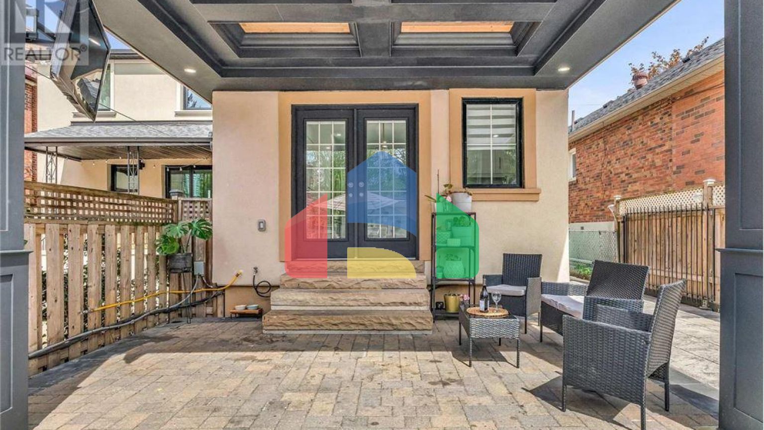 Residential - Single Family Home - Toronto, Canada - Canada