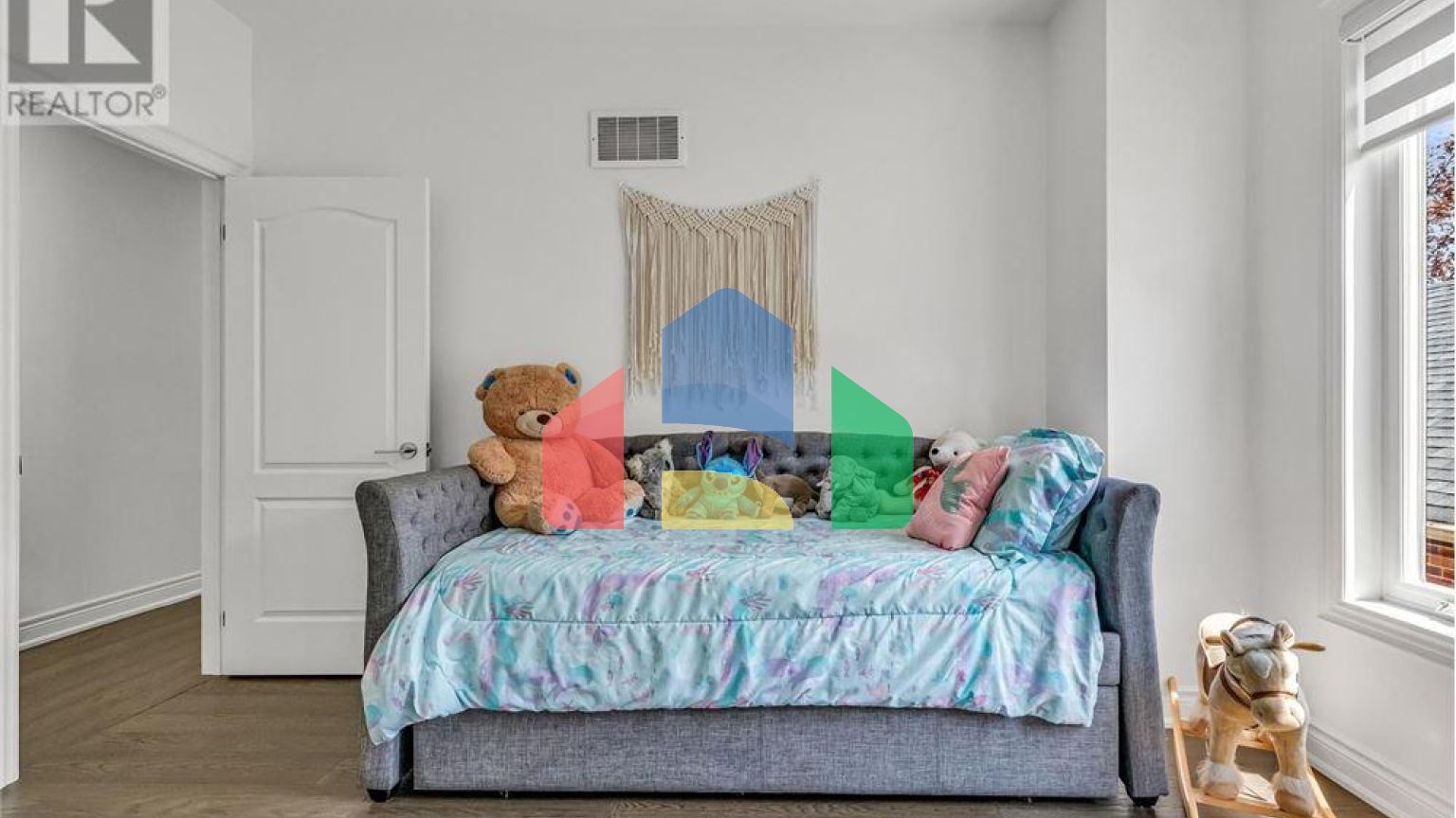 Residential - Single Family Home - Toronto, Canada - Canada