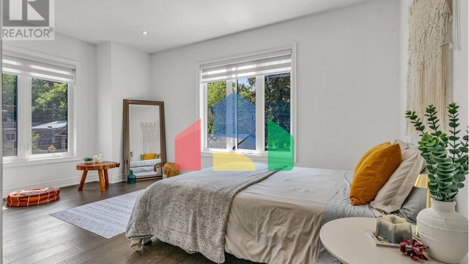 Residential - Single Family Home - Toronto, Canada - Canada